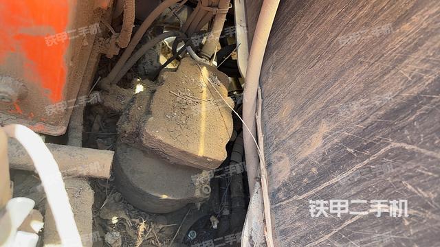 回转马达和主控阀（整机外观）