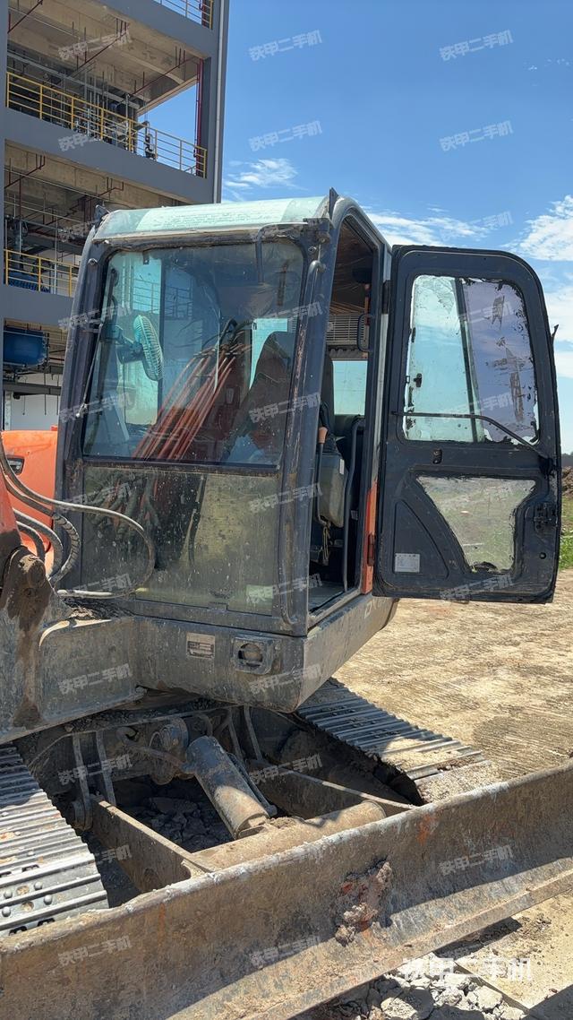 驾驶室整体（整机外观）