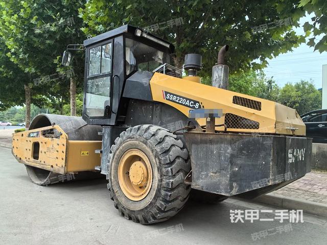 整机左侧（设备外观及核心部件）