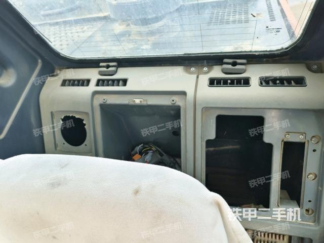 后窗玻璃角标（驾驶室部分）