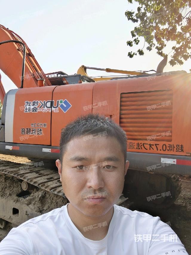 日立ZX330-3挖掘机的设备实拍-第1张实拍照片