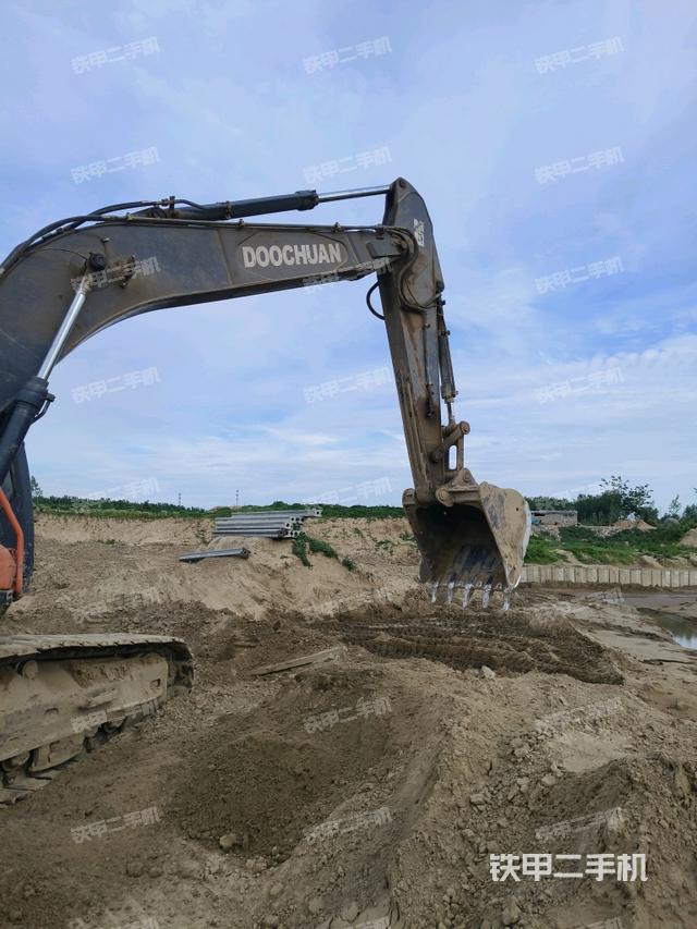 大臂根部 斜视（工作和回转装置）