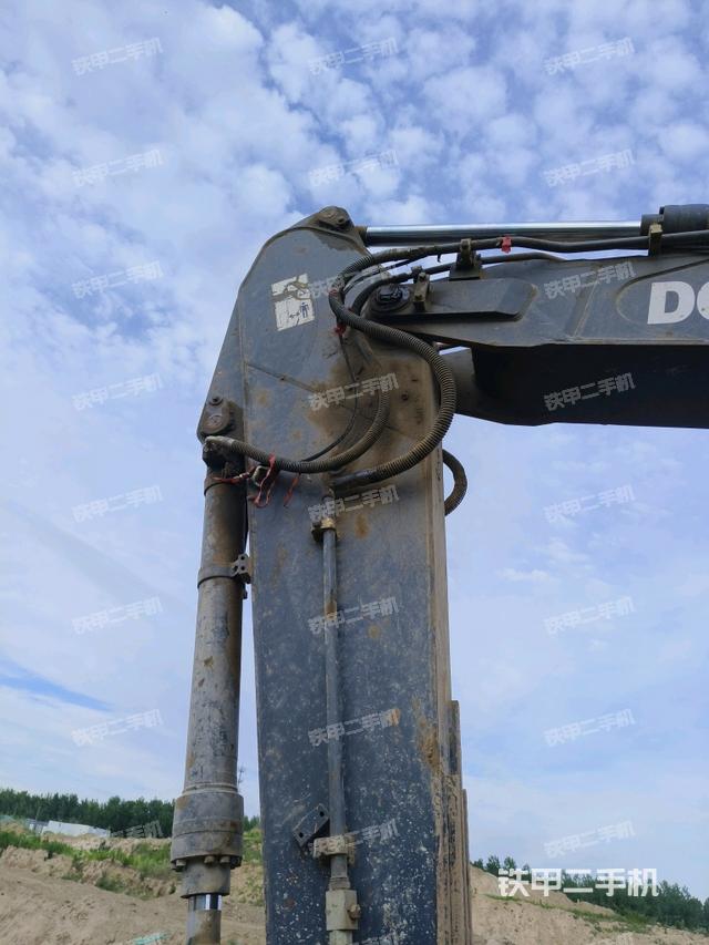 小臂整体左后（工作和回转装置）