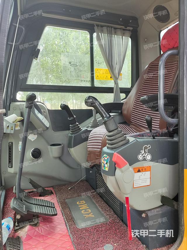 驾驶室整体（整机外观）