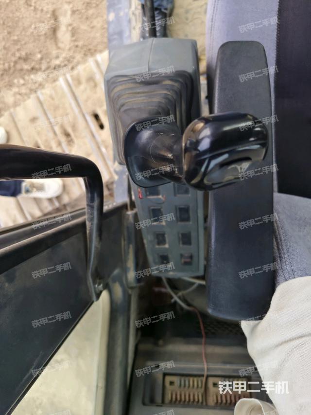 座椅后部（驾驶室部分）