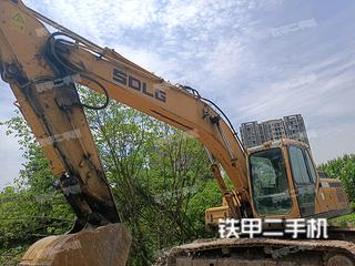重庆山东临工LG6225E挖掘机实拍图片