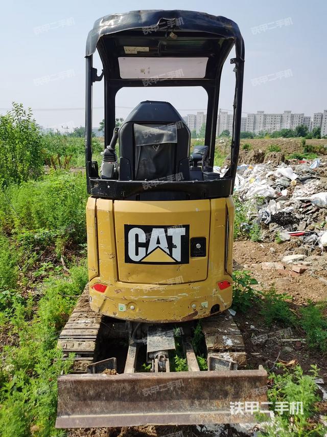 驾驶室顶部（整机外观）