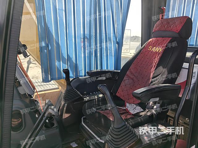 驾驶室整体（整机外观）