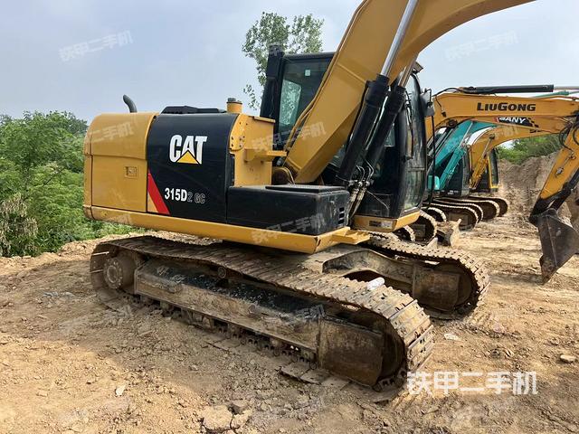 驾驶室顶部（整机外观）