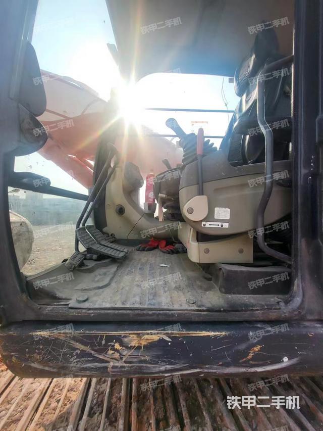 驾驶室整体（整机外观）