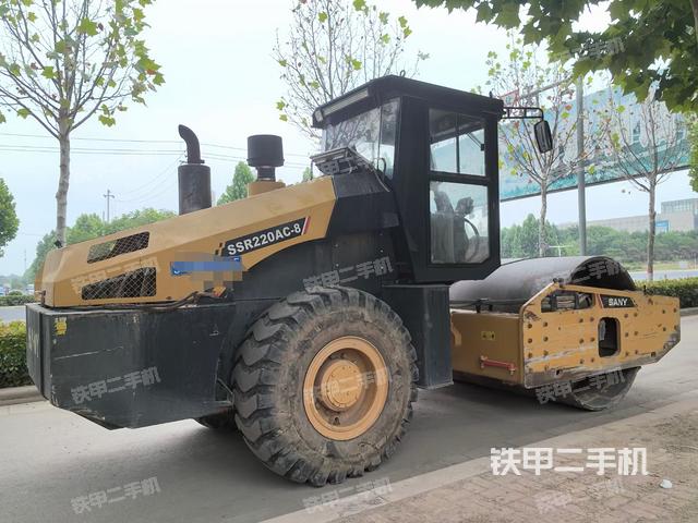 整机右后45°（设备外观及核心部件）