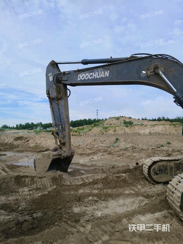 大臂整体 右侧（工作和回转装置）