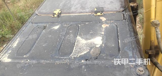 驾驶室顶部（整机外观）