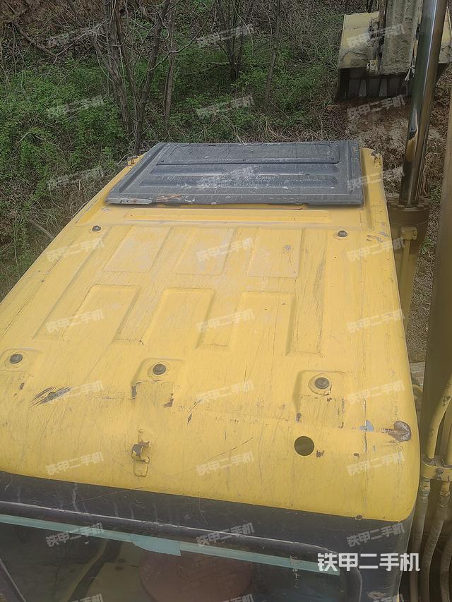 驾驶室顶部（整机外观）