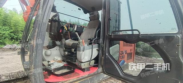 驾驶室整体（整机外观）