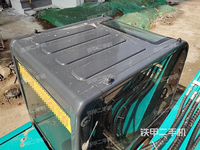 驾驶室顶部（整机外观）