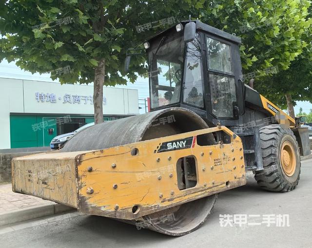 三一重工SSR220AC-8全液压压路机