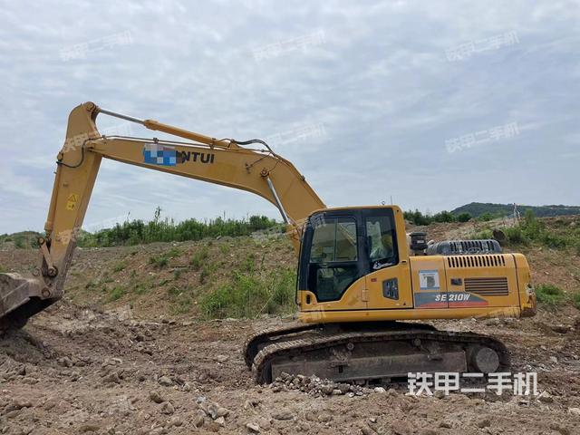 山推挖掘机SE210W挖掘机
