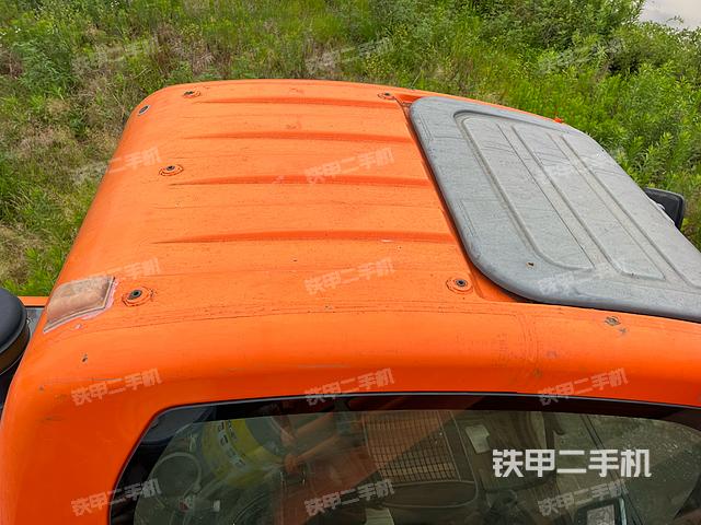 驾驶室顶部（整机外观）