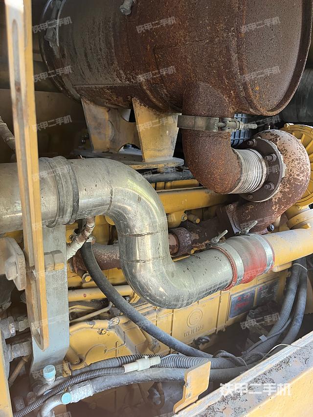 发动机右侧（整机外观及大件）