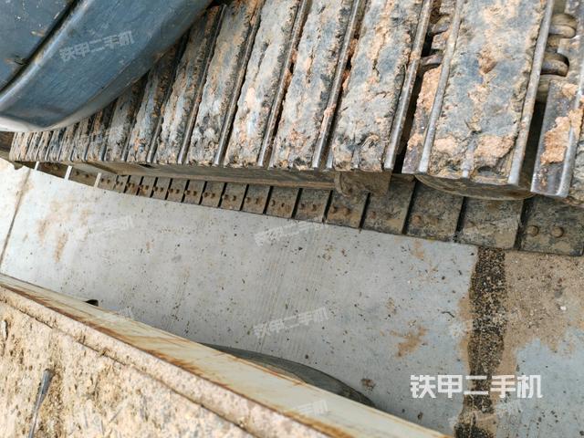 左側(cè)履帶整體?（行走機(jī)構(gòu)）