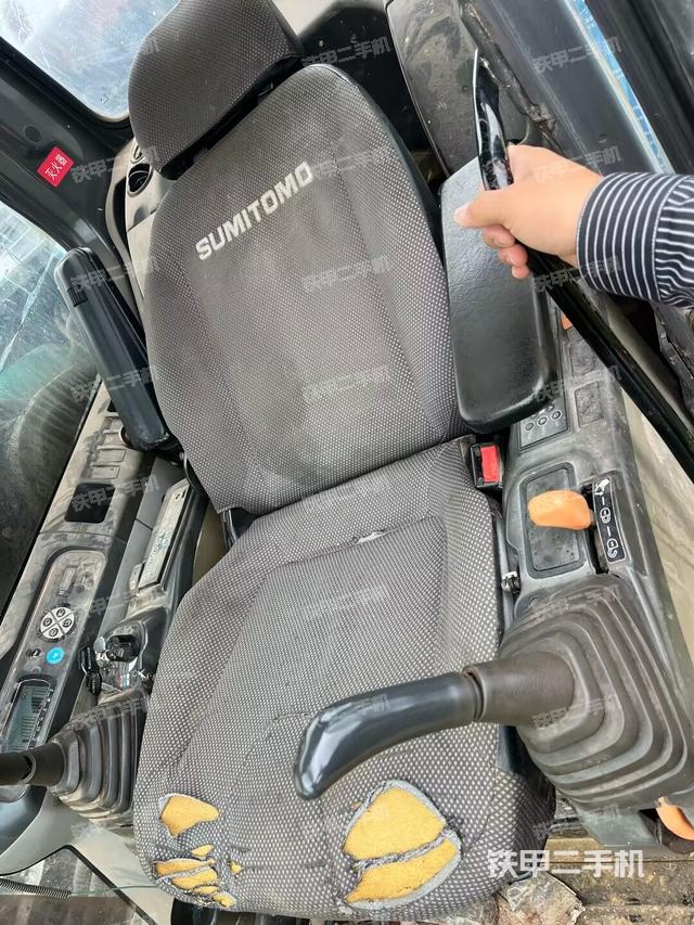 驾驶室整体（整机外观）