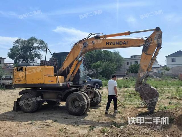 现代R150W-7挖掘机