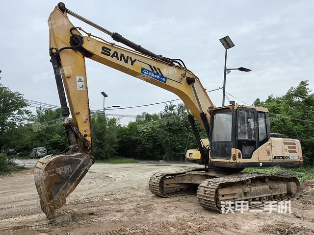 三一重工SY215C挖掘机
