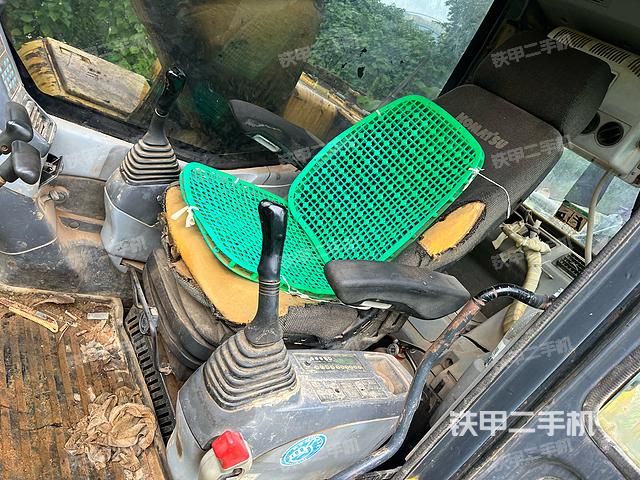 驾驶室整体（整机外观）