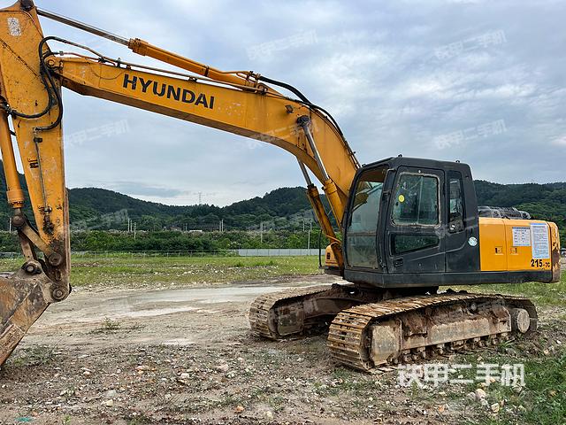现代R215-7C挖掘机