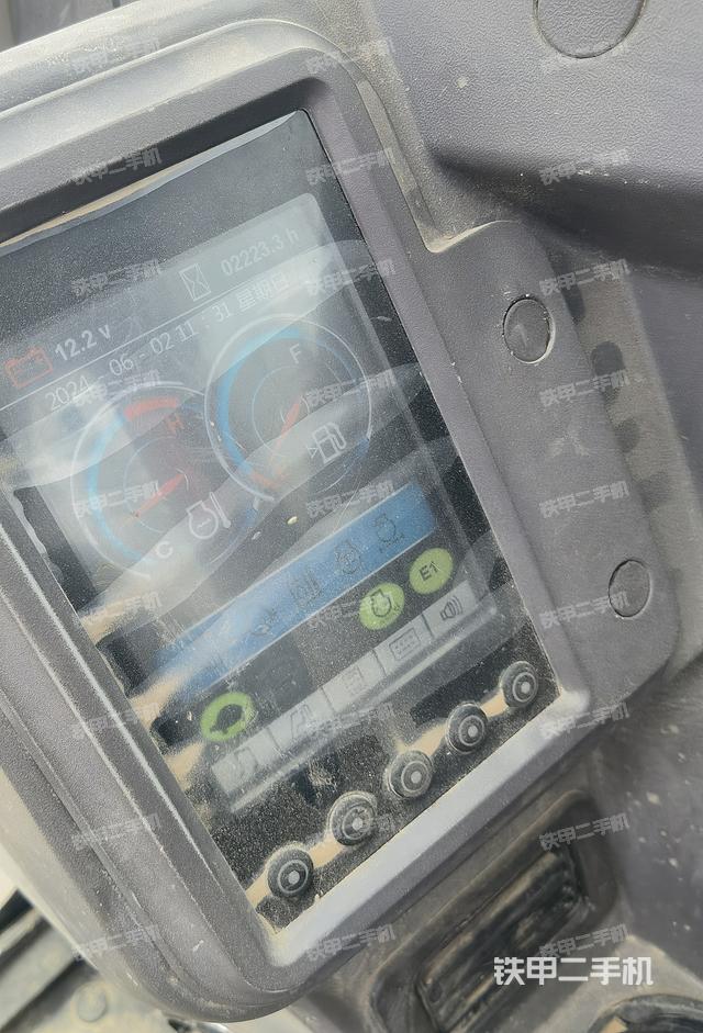 驾驶室整体（整机外观）