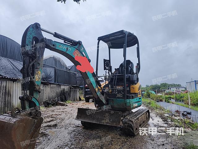 驾驶室顶部（整机外观）