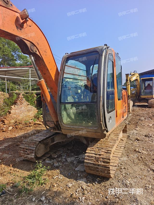 驾驶室顶部（整机外观）