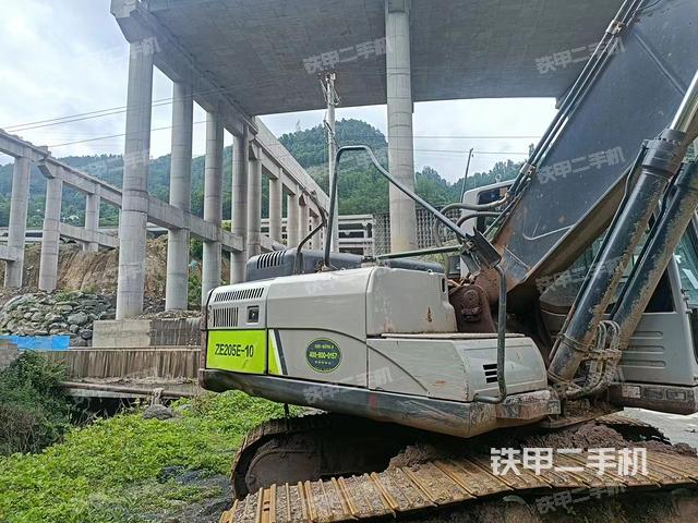 中联重科ZE205E-10挖掘机