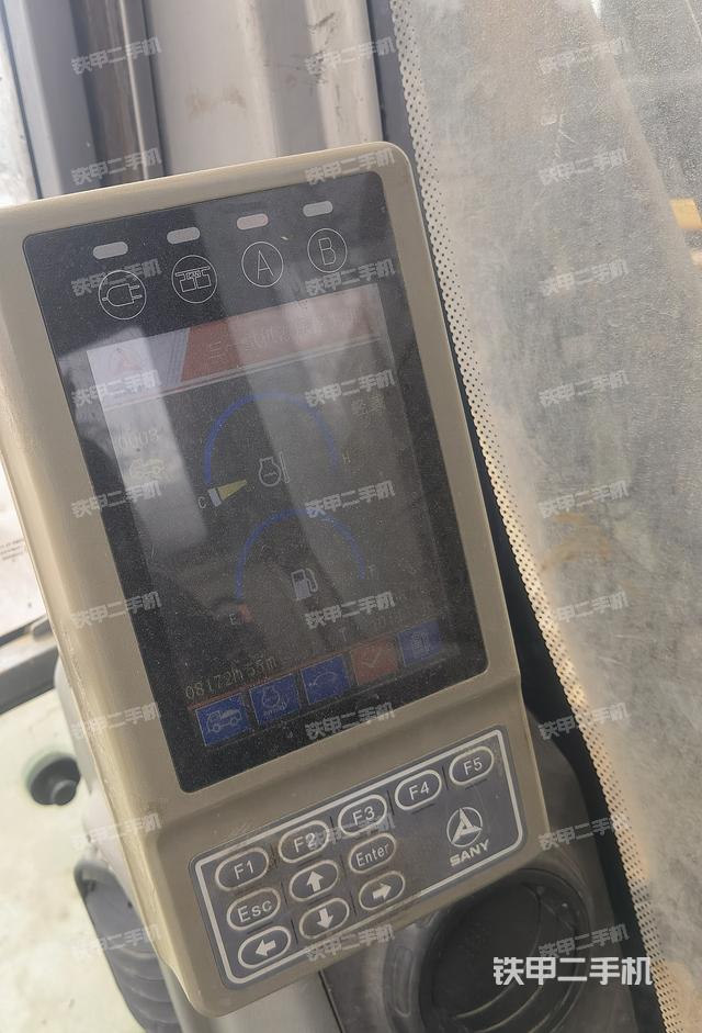 驾驶室整体（整机外观）