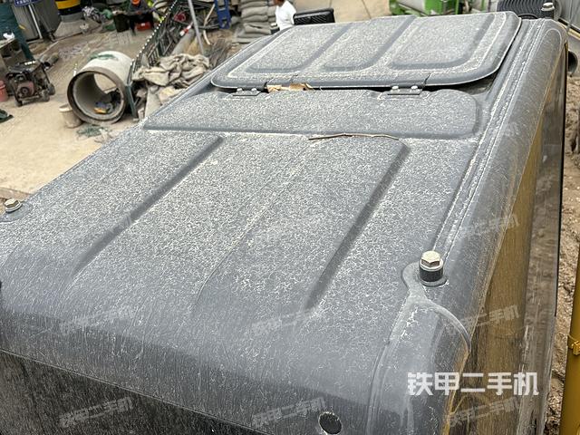 驾驶室顶部（整机外观）