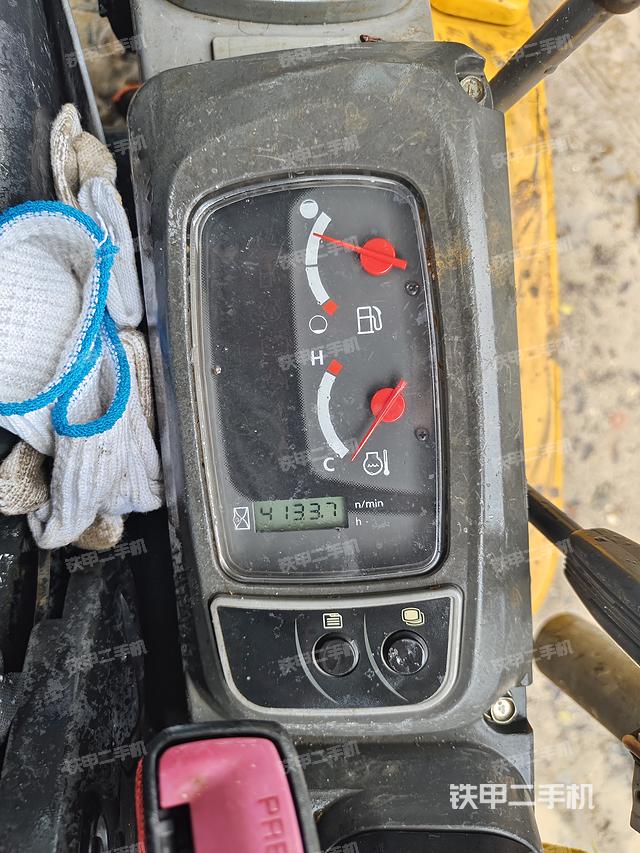 驾驶室整体（整机外观）