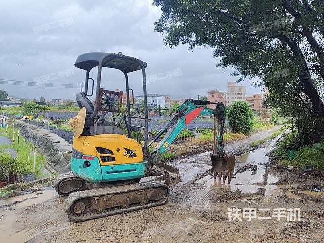 回转马达和主控阀（整机外观）