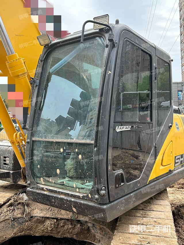 驾驶室整体（整机外观）