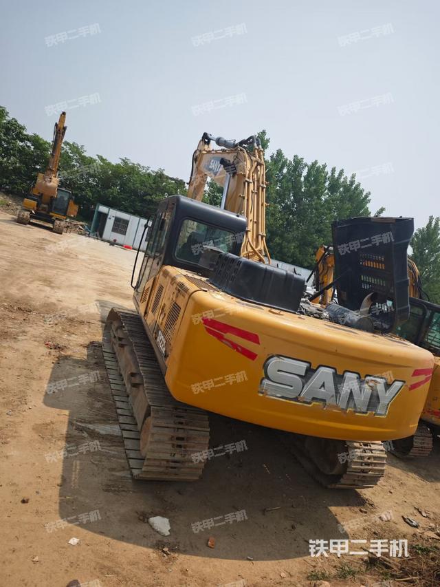 驾驶室顶部（整机外观）