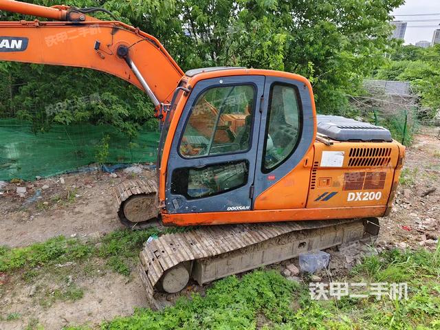 驾驶室整体（整机外观）