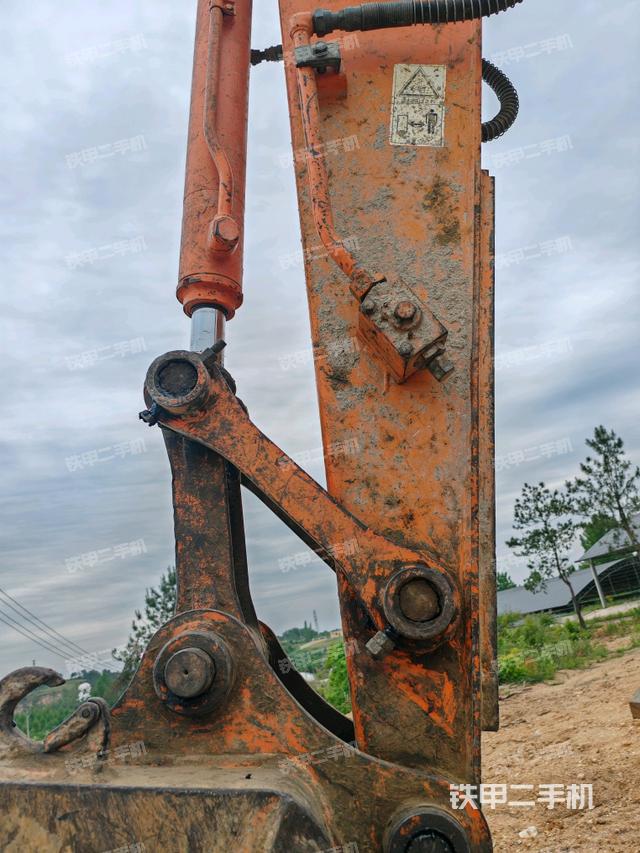 鏟斗右后整體（工作和回轉(zhuǎn)裝置）