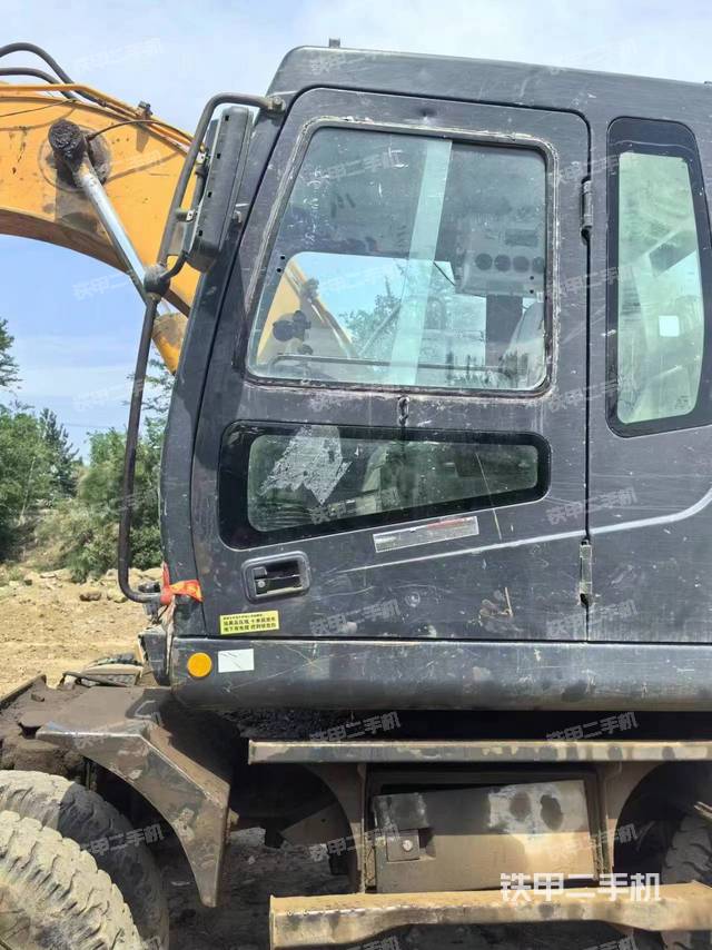 驾驶室整体（整机外观）