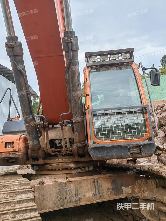 驾驶室整体（整机外观）