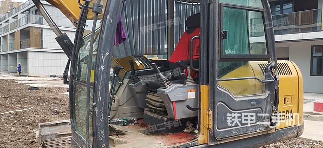 驾驶室整体（整机外观）