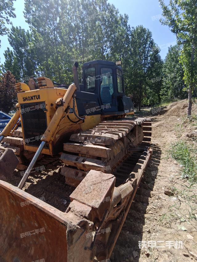 整机右侧（设备外观及核心部件）