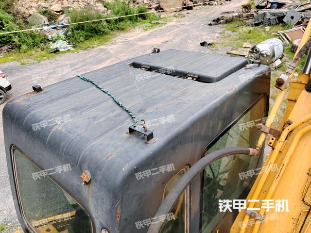 驾驶室顶部（整机外观）