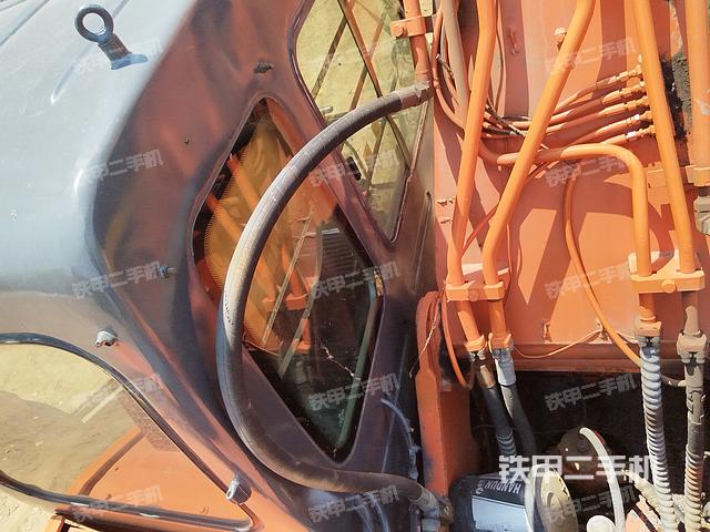 驾驶室顶部（整机外观）