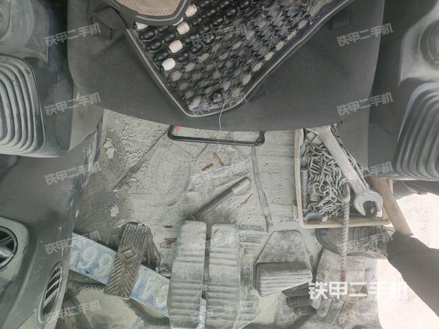 后窗玻璃角标（驾驶室部分）