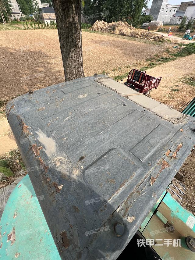 驾驶室顶部（整机外观）